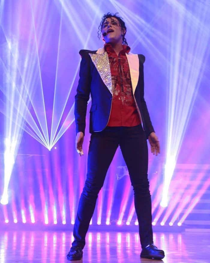 Rodrigo Teaser imitando Michael Jackson