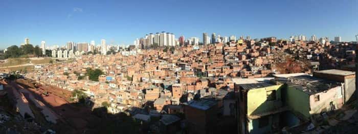 Paraisópolis, localizada na zona sul de São Paulo, é a maior favela da cidade.