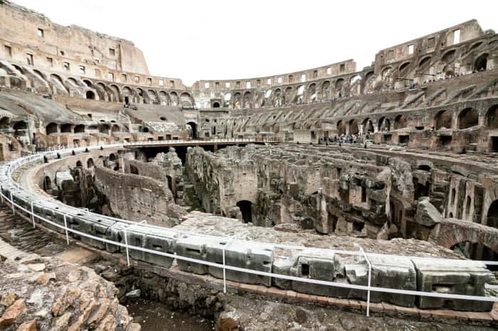 Coliseu e a parte subterrânea dele 