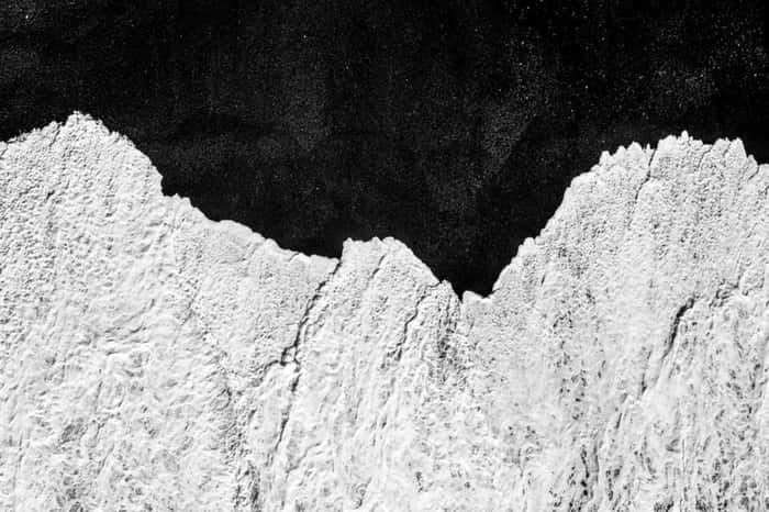 Sem nome, da série De Tiempo en Tiempo un Volcán Estalla, de Gihan Tubbeh, em cartaz na mostra fotográfica 'Ainda Há Noite', no Itaú Cultural