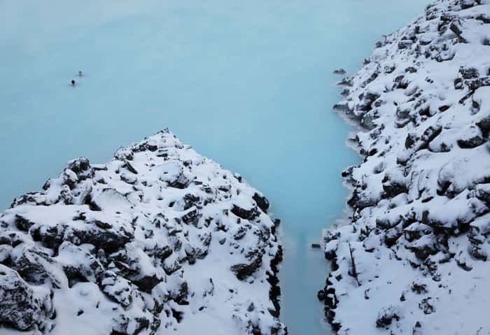 Blue Lagoon (Lagoa Azul, em português), um spa de águaA Blue Lagoon fica Península Reykjanes
