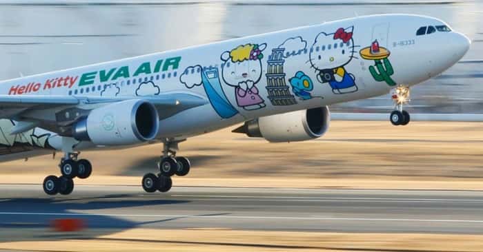 Aviões da Hello Kitty, da companhia aérea EVA, fazem voos regionais para a Ásia e de longa distância para os EUA