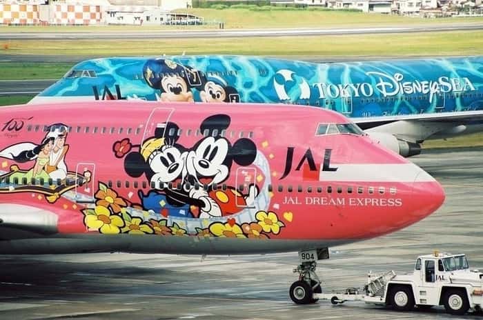 Personagens da Disney ilustram os aviões da Japan Airlines (JAL)