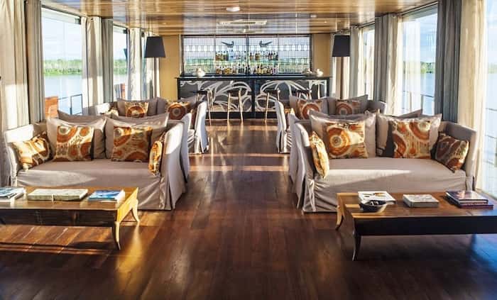 Lounge Bar do navio Aria Amazon