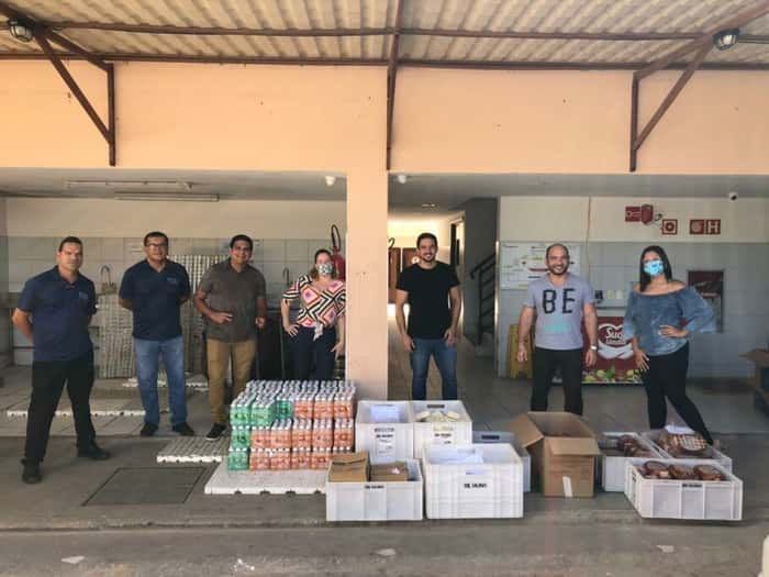Além da doação de todo estoque de alimentos, o Grupo Amarante irá distribuir mais de 600 cestas básicas e kits com roupas de cama, mesa e banho