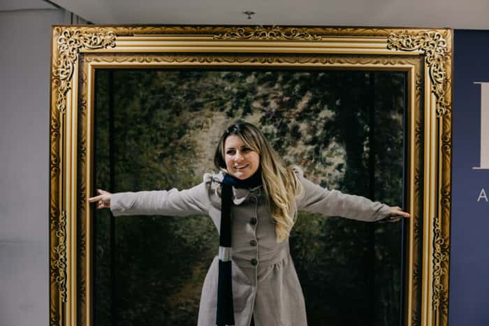 Já pensou em como seria virar uma pintura de Renoir? Tire fotos dentro de um quadro dele!