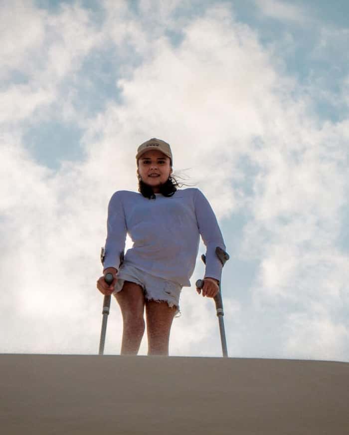 Pela primeira vez, uma mulher com deficiência atravessou os Lençóis Maranhenses a pé