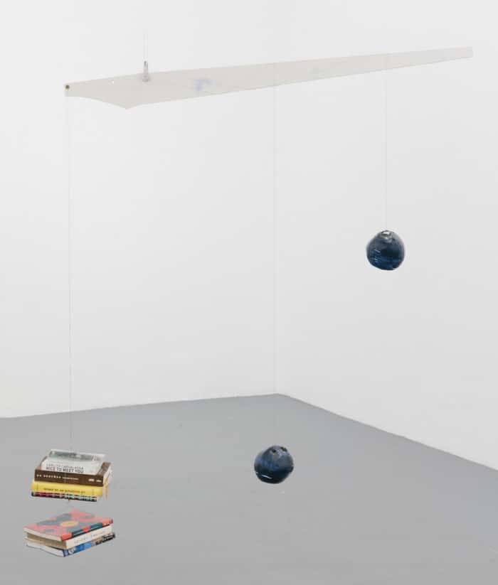 José Spaniol subverte a função real dos objetos nas suas obras