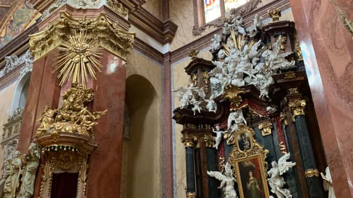 Olomuc tem mais mais de duas dezenas de igrejas, capelas e afins