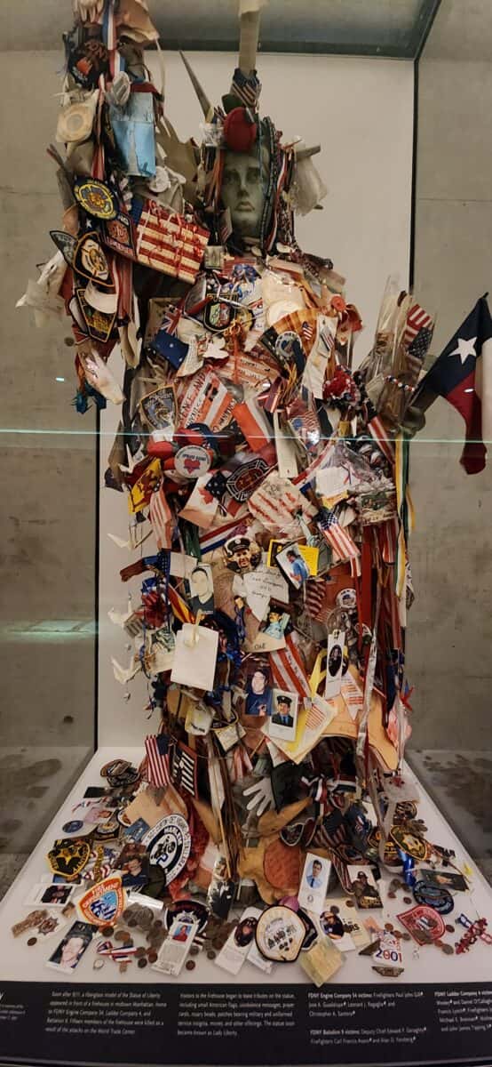 Museu do 11/09 preserva alguns objetos que sobraram dos escombros e vítimas dos ataques terroristas em 2001