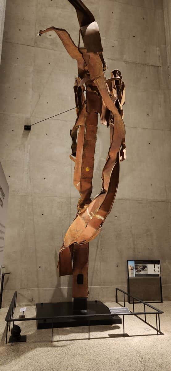 Museu do 11/09 preserva alguns objetos que sobraram dos escombros e vítimas dos ataques terroristas em 2001