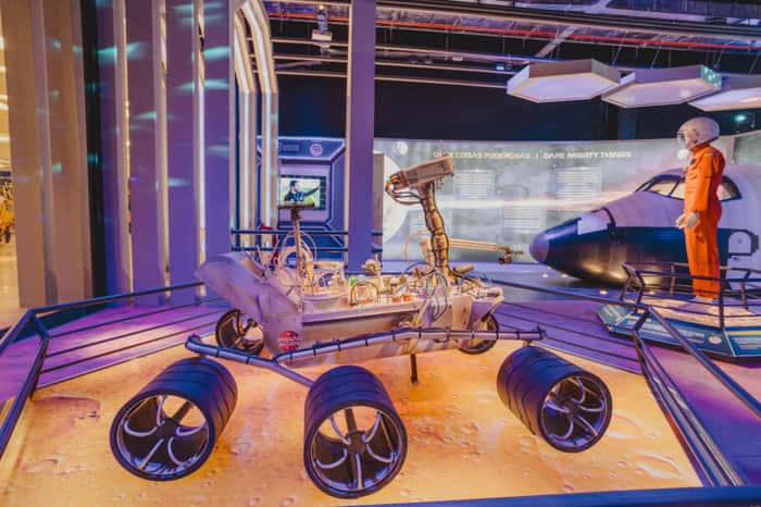Exposição Missão Marte com intens em exibição