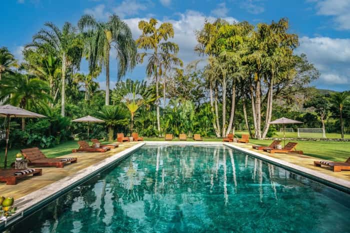 Área da piscina da fazenda do cantor Lenny Kravitz