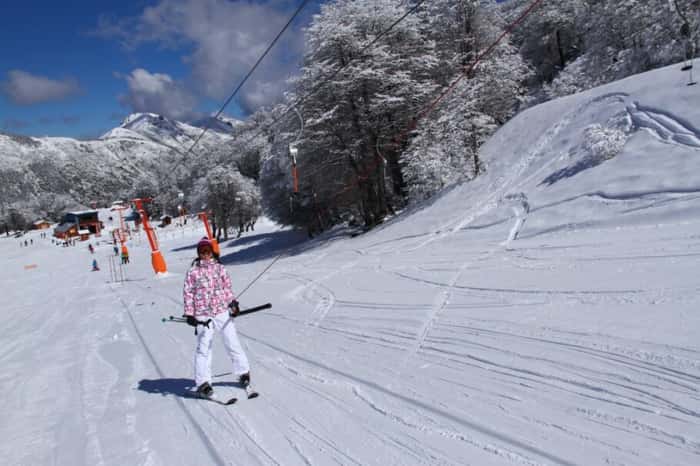 Além do esqui e snowboard, a montanha oferece diversas outras atividades e atrações
