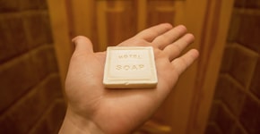 Hotéis adotam reciclagem de sabonetes como ação socioambiental