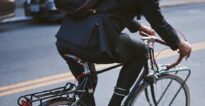 Marca americana cria terno feito para ir ao trabalho de bike