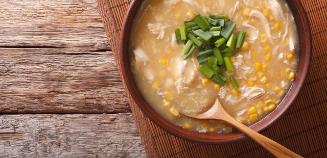Sopa cremosa de frango: sabor e conforto em uma tigela