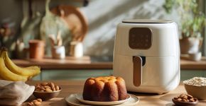 Essa receita de bolo zero lactose fica pronto em 20 minutos na air fryer