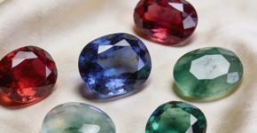Nomes inspirados em pedras preciosas que trazem um brilho de prosperidade para a criança
