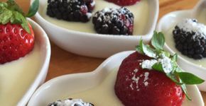 Sobremesa fácil de limão e frutas vermelhas