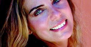 Vídeo caseiro de Bruna Lombardi no banho mostra como economizar água