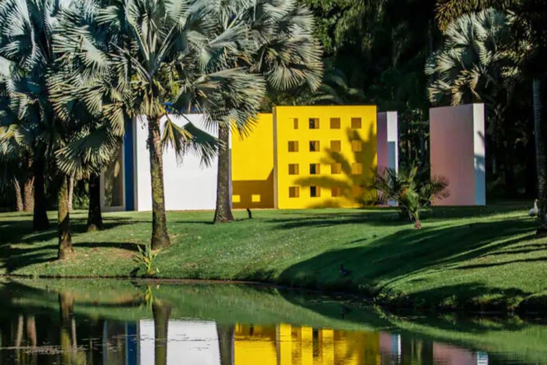 Inhotim, em Brumadinho (MG), é o maior museu a céu aberto da América Latina