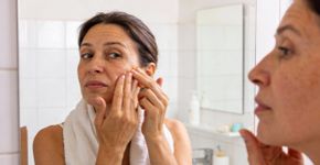 Hábitos diários que causam ressecamento da pele e como mudá-los