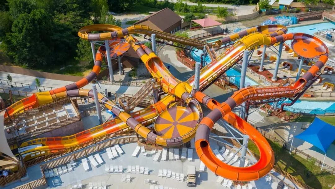 Ilustração artística mostra como será a montanha-russa aquática do parque Hot Beach, em Olímpia
