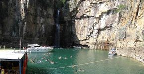 Cânions e água verde em ‘mar mineiro’ de Capitólio