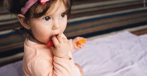 Brincando ao comer: uma atividade divertida usando o BLW