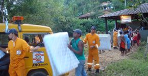 Enchentes: para quem ligar?