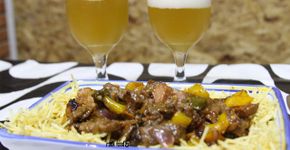 Surpreenda no natal: Contra Filé com pimentões, bacon e molho de gorgonzola