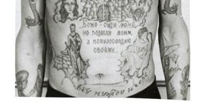 A enciclopédia das tatuagens de cadeias russas