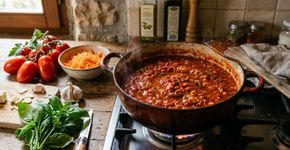 A técnica da Itália que antes era usada apenas por chefs, hoje é o que faz o molho de tomate ficar bem vermelhinho sem usar açúcar
