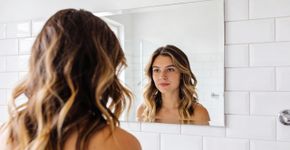 A técnica de finalização para ter o cabelo ondulado perfeito