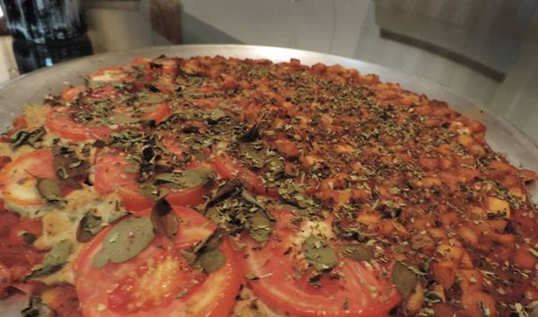 Rodízio leva 16 pizzas, doces e salgadas, sem produtos de origem animal 
