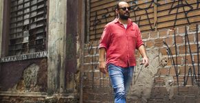 Douglas Germano apresenta o show ‘Escumalha’ no Bar do Alemão