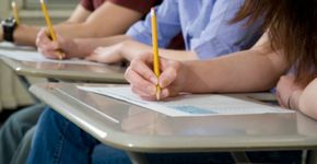 Cursinho da Poli oferece aula e simulados gratuitos sobre o Enem