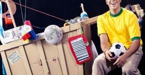 “O Menino Mais Rico do Mundo” no palco do Teatro João Caetano