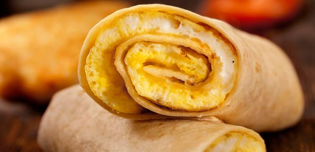 Nada de pão hoje: experimente esse wrap de omelete fácil e viciante
