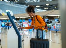 Featured side: Viagens solo ganham espaço entre as brasileiras, mas segurança preocupa