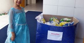Menina pede doações para asilo como presente de aniversário