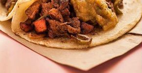 ‘Obá na Calçada’ serve diferentes tacos mexicanos a preço popular