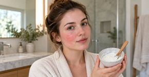 Como misturar amido de milho e bicarbonato de sódio para remover imperfeições faciais