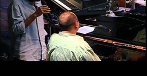 Músicos e cantores fazem mutirão contra o ódio cantando a paz