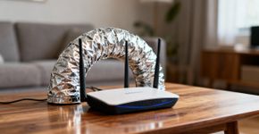 Dobrei papel alumínio atrás da antena e o sinal do wifi ficou duas vezes melhor