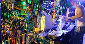 Música leve, comidinhas e bebidas marcam festa ‘Mimosa’ na Oscar Freire
