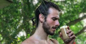Modelo faz sucesso com receitas deliciosas de sucos na web