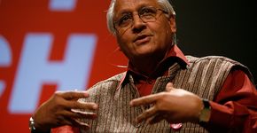 Bunker Roy, criador da Universidade dos Pés Descalços, fala ao TED