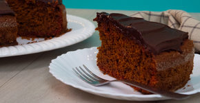 Veja como fazer bolo de beterraba com chocolate de dar água na boca
